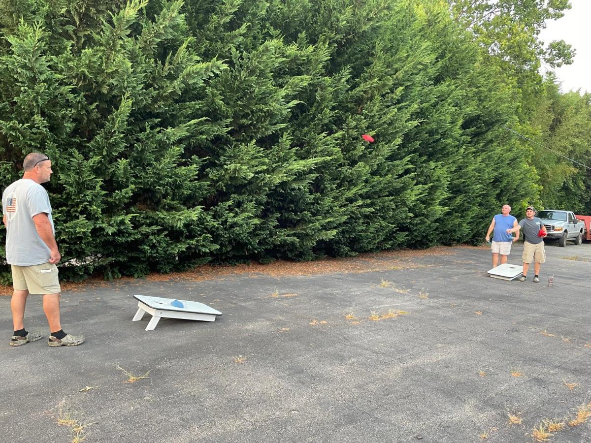 Spruce Pine Pine Valley Motel מראה חיצוני תמונה