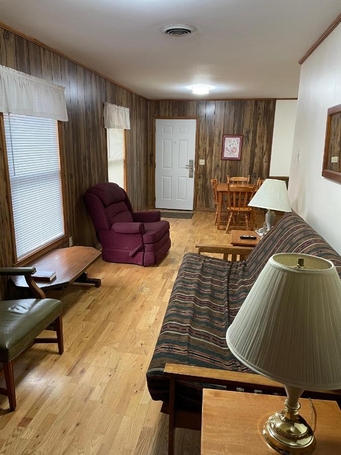 Spruce Pine Pine Valley Motel מראה חיצוני תמונה