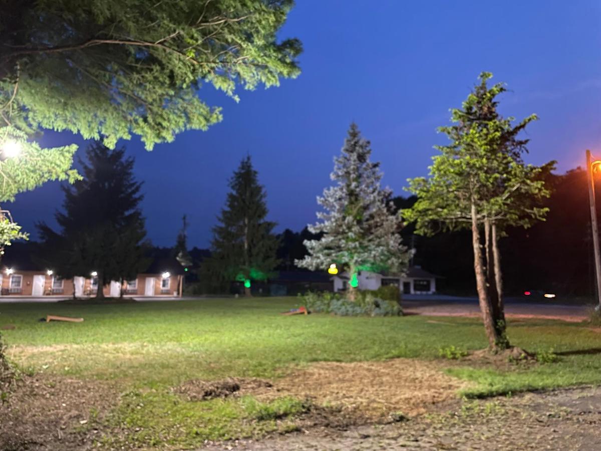 Spruce Pine Pine Valley Motel מראה חיצוני תמונה