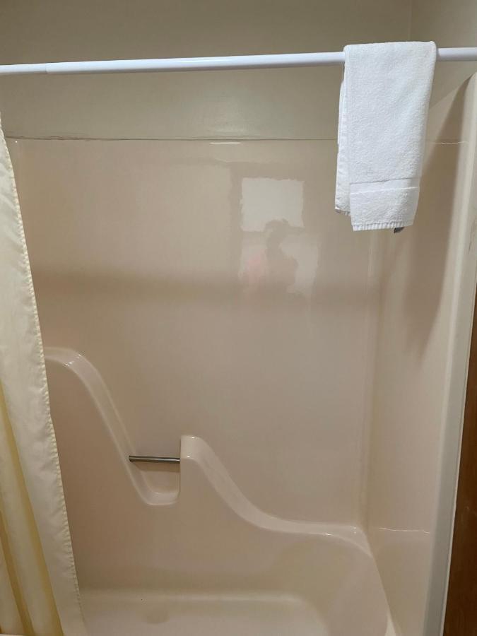 Spruce Pine Pine Valley Motel מראה חיצוני תמונה