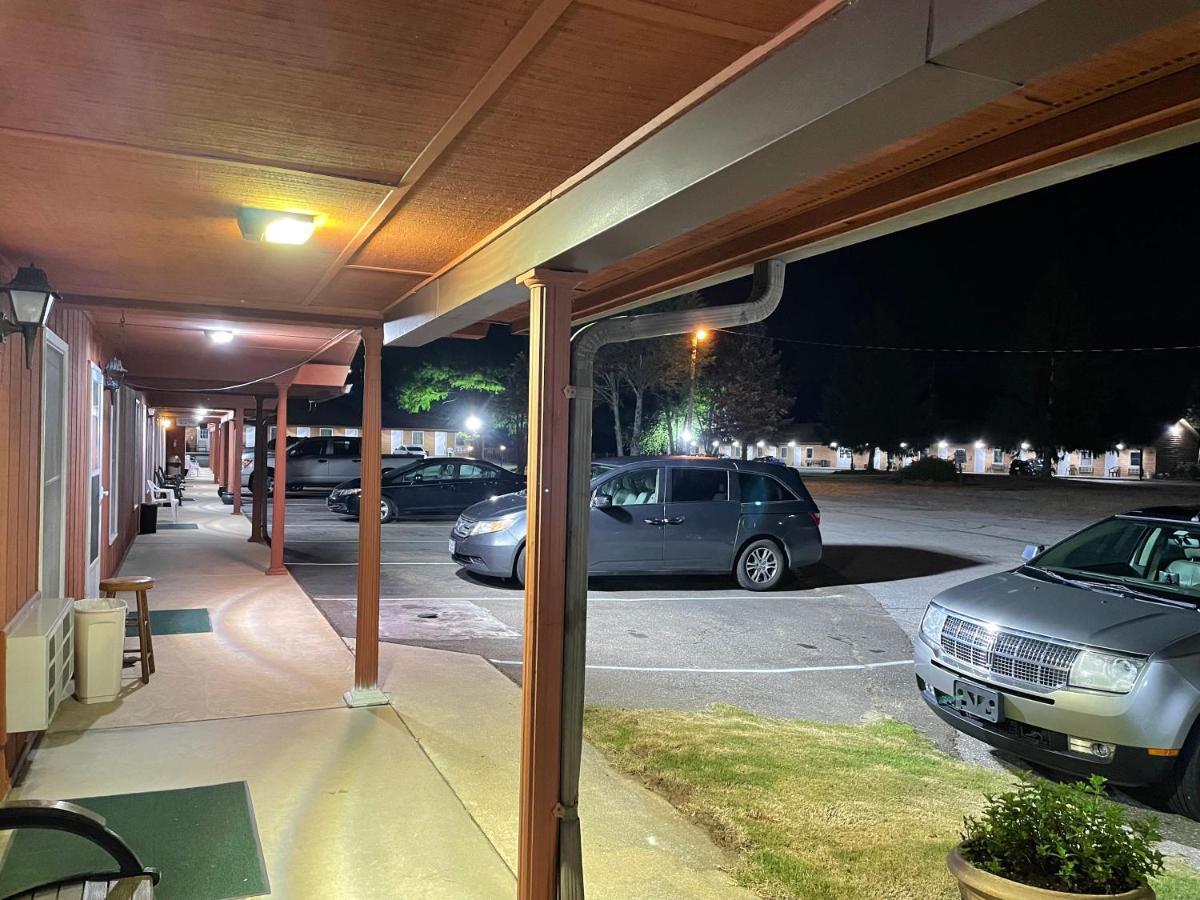 Spruce Pine Pine Valley Motel מראה חיצוני תמונה