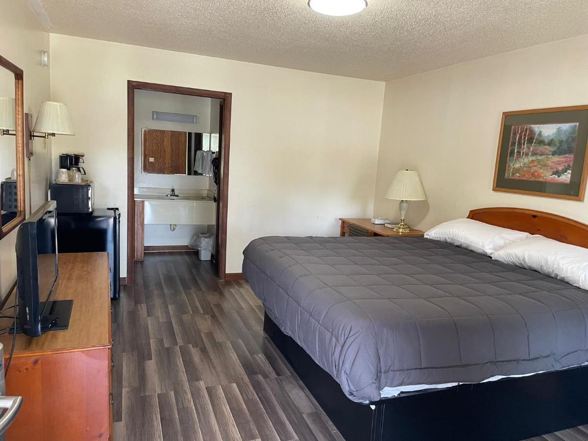 Spruce Pine Pine Valley Motel מראה חיצוני תמונה