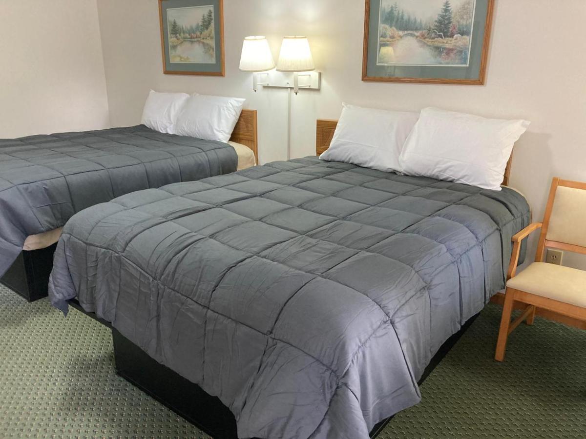Spruce Pine Pine Valley Motel מראה חיצוני תמונה