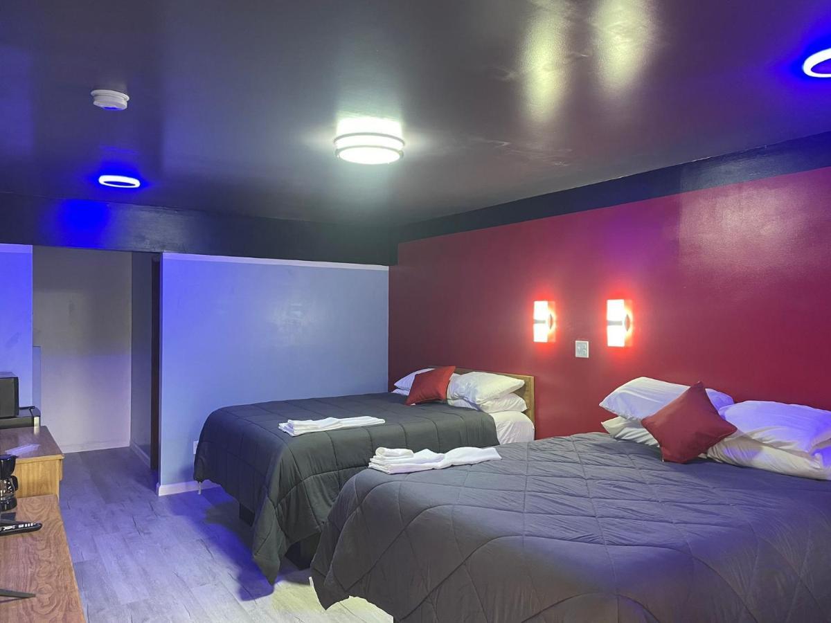 Spruce Pine Pine Valley Motel מראה חיצוני תמונה