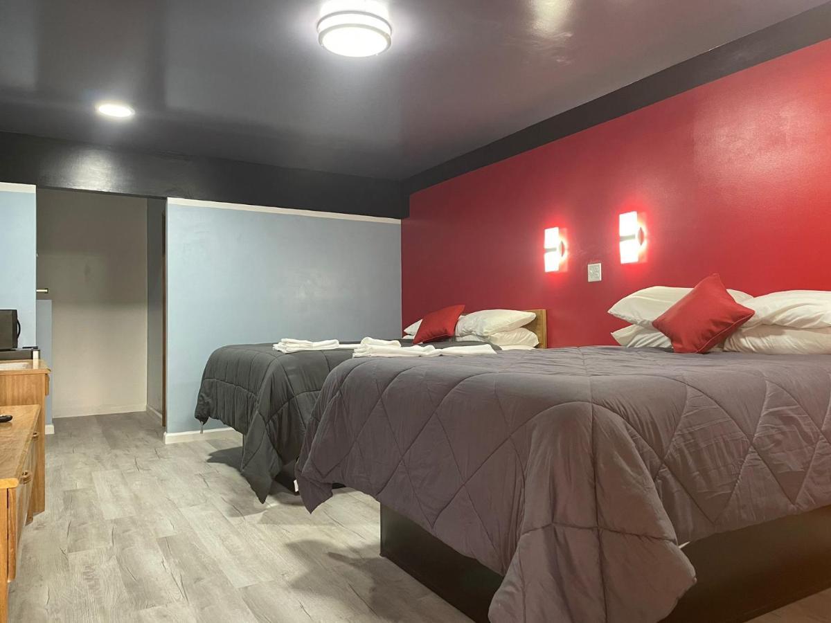Spruce Pine Pine Valley Motel מראה חיצוני תמונה